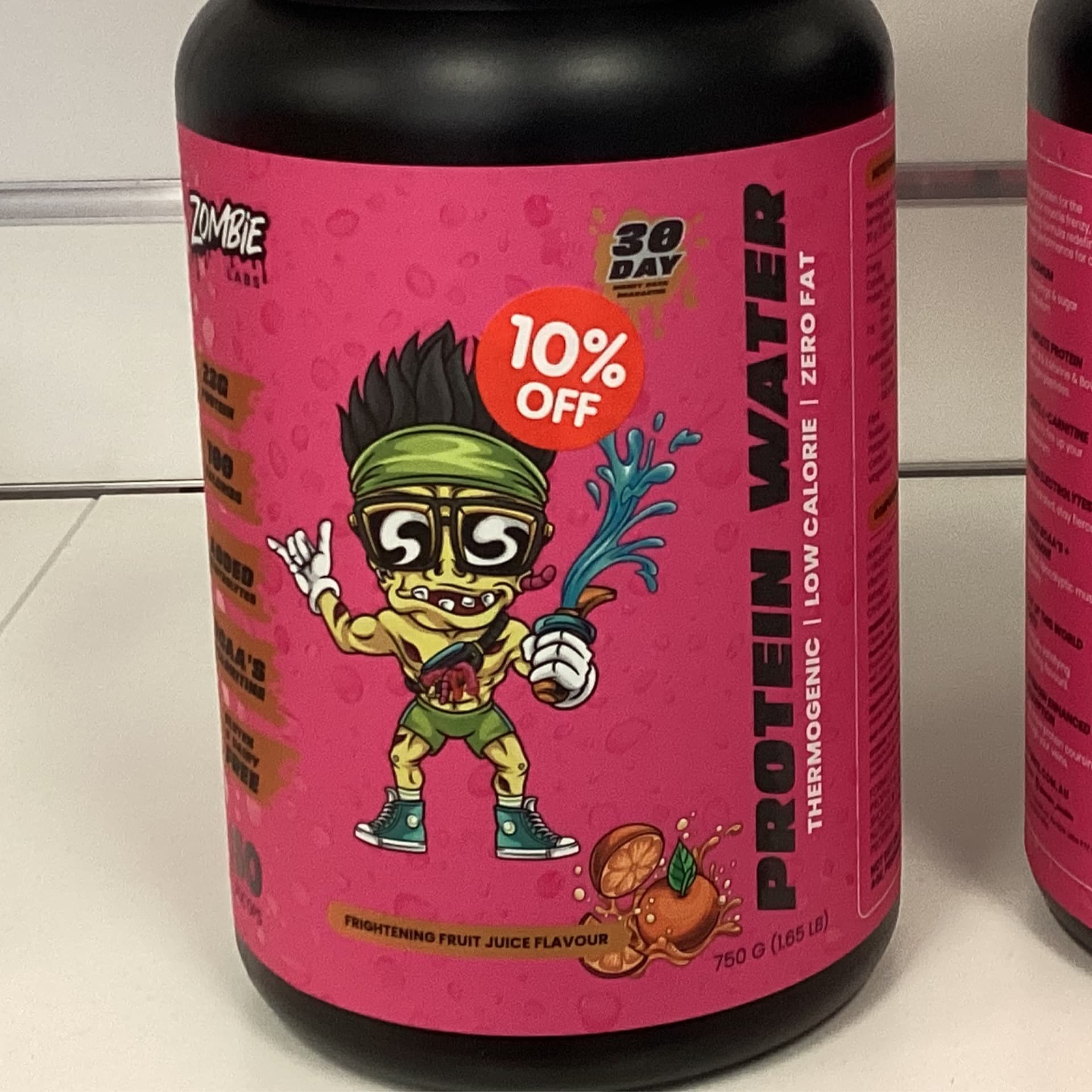 Zombie Labs Protein water frightening fruit flavour