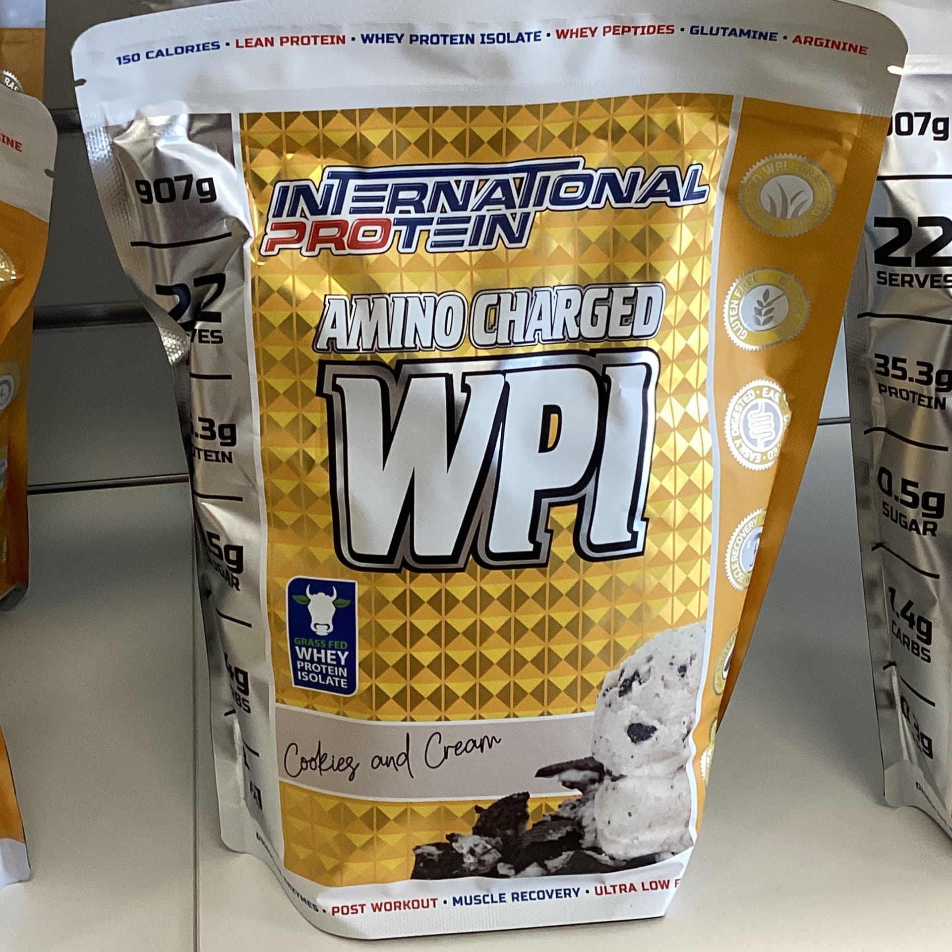 INTERNATIONAL PROTEIN AMINO WPI 907g Cookies and cream