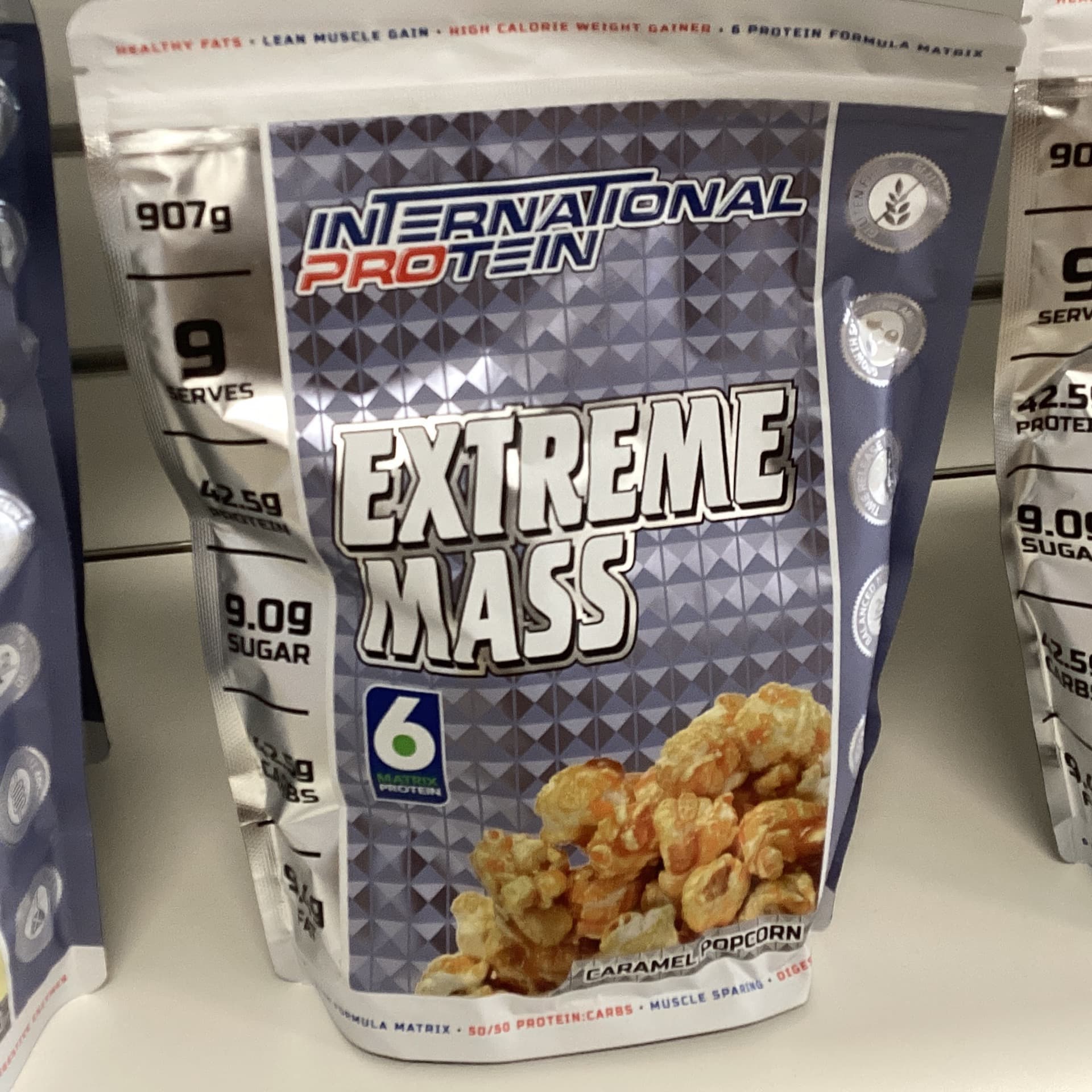 International Protein Extreme Mass Caramel Popcorn 907g
