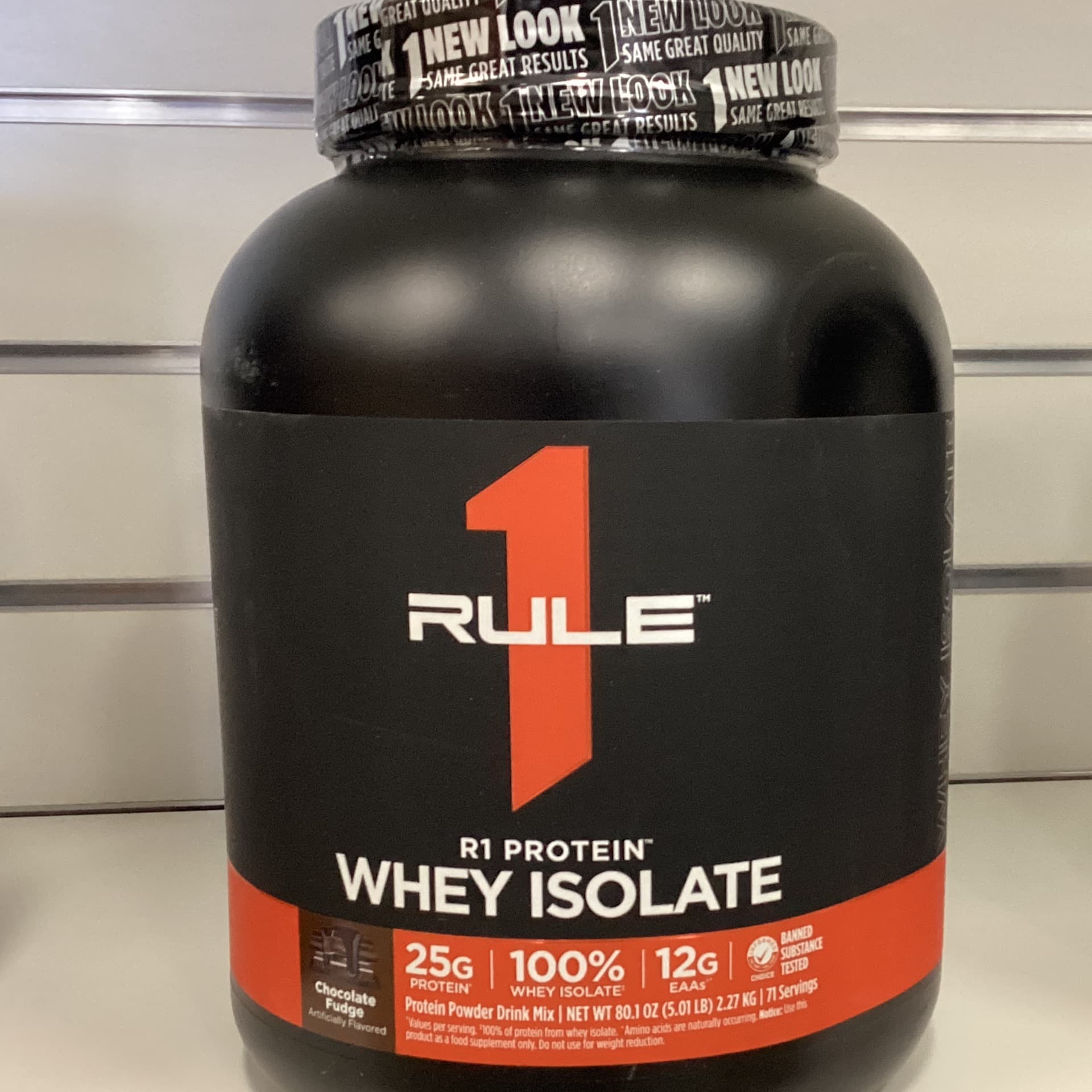 R1 PROTEIN WHEY ISOLATE 5LB CHOCOLATE FUDGE 71 SERV